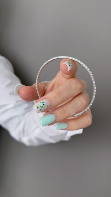 Schöne Nägel in 85088