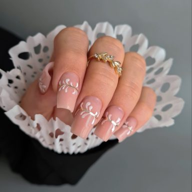 Natürliche Nägel mit Design in 85088 